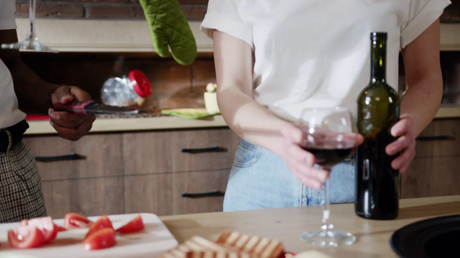 How To Choose A Good Value Bottle Of Wine For Dinner cover image