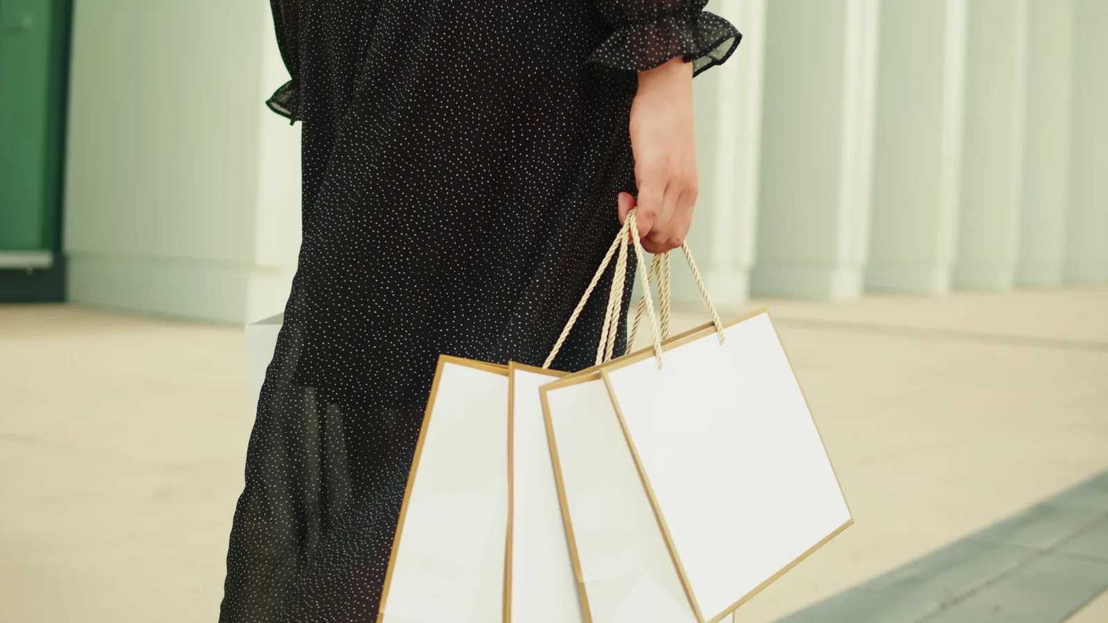 How To Compare Delivery Charges Before Buying cover image
